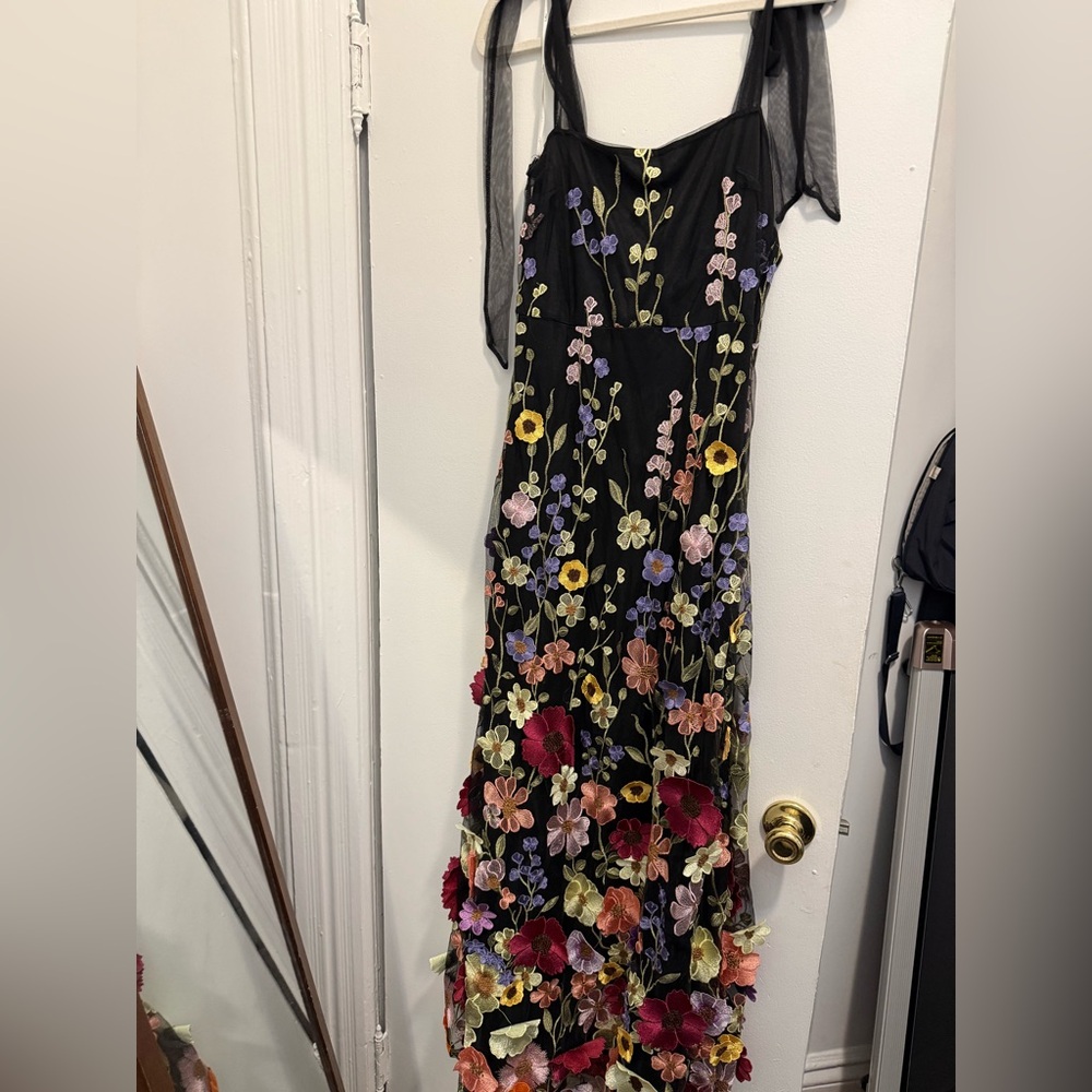 Lulus 3D Floral Embroidered Formal Black Dress Size Medium
